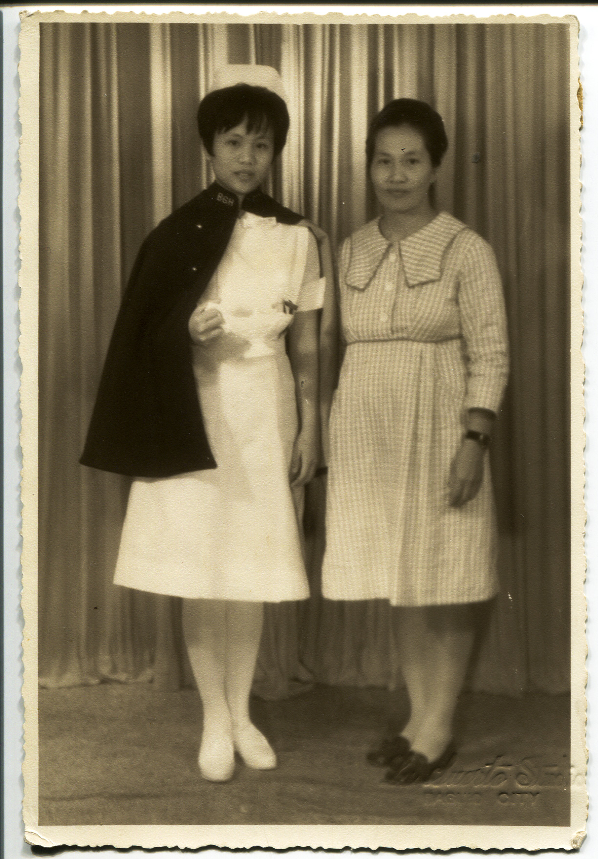 Carol Lamen's mother Melba (left) and grandmother Rosalind (right), taken in Baguio, Philippines. Any views, findings, conclusions, or recommendations expressed in this story do not necessarily represent those of the National Endowment for the Humanities. (c) Field Museum of Natural History - CC BY-NC 4.0