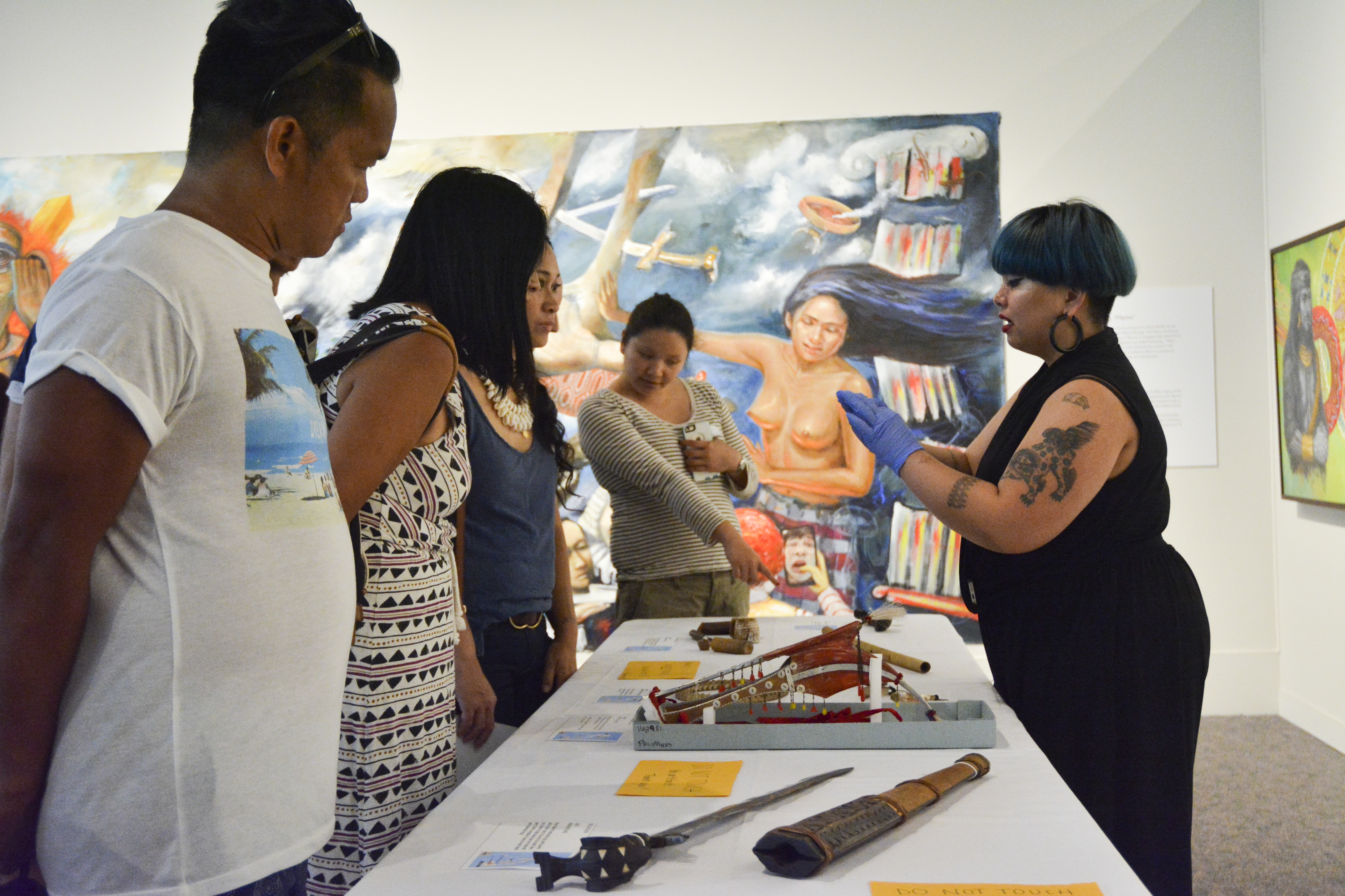 Avigail Bautista engaging with guests. (c) Field Museum of Natural History - CC BY-NC 4.0