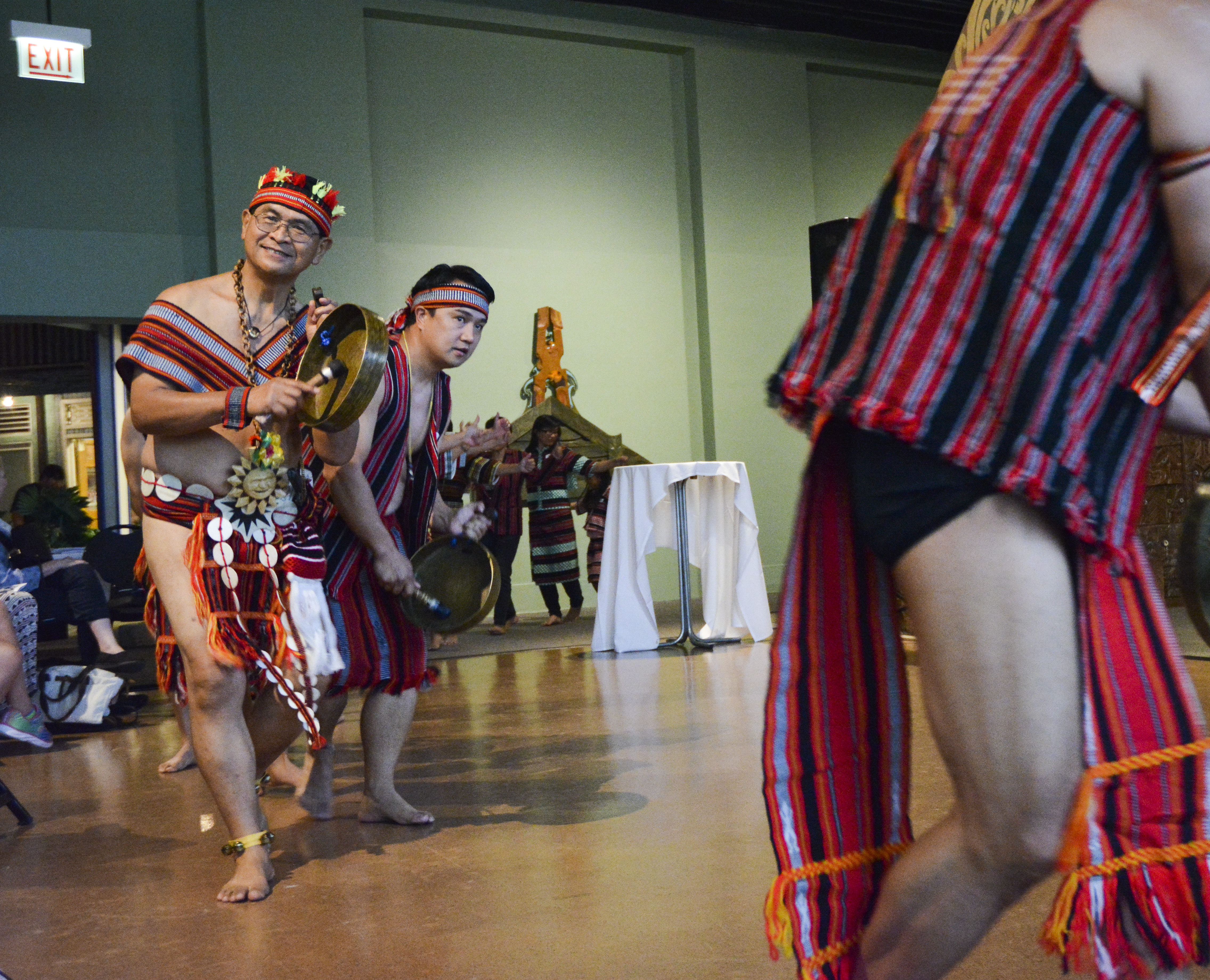 BIBBAK-IL playing the gangsa and dancing. (c) Field Museum of Natural History - CC BY-NC 4.0