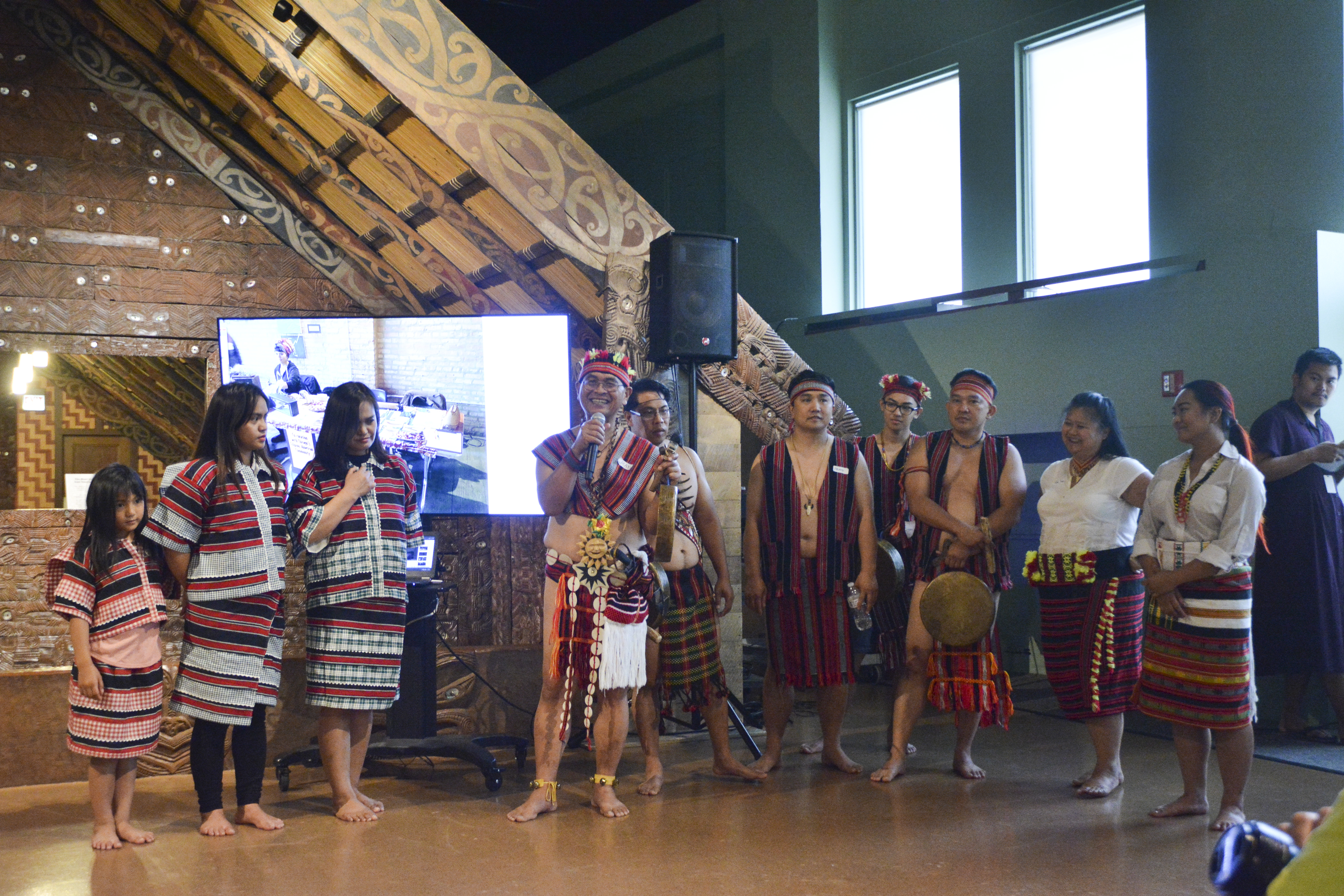 BIBBAK-IL during question and answer portion of the event. (c) Field Museum of Natural History - CC BY-NC 4.0