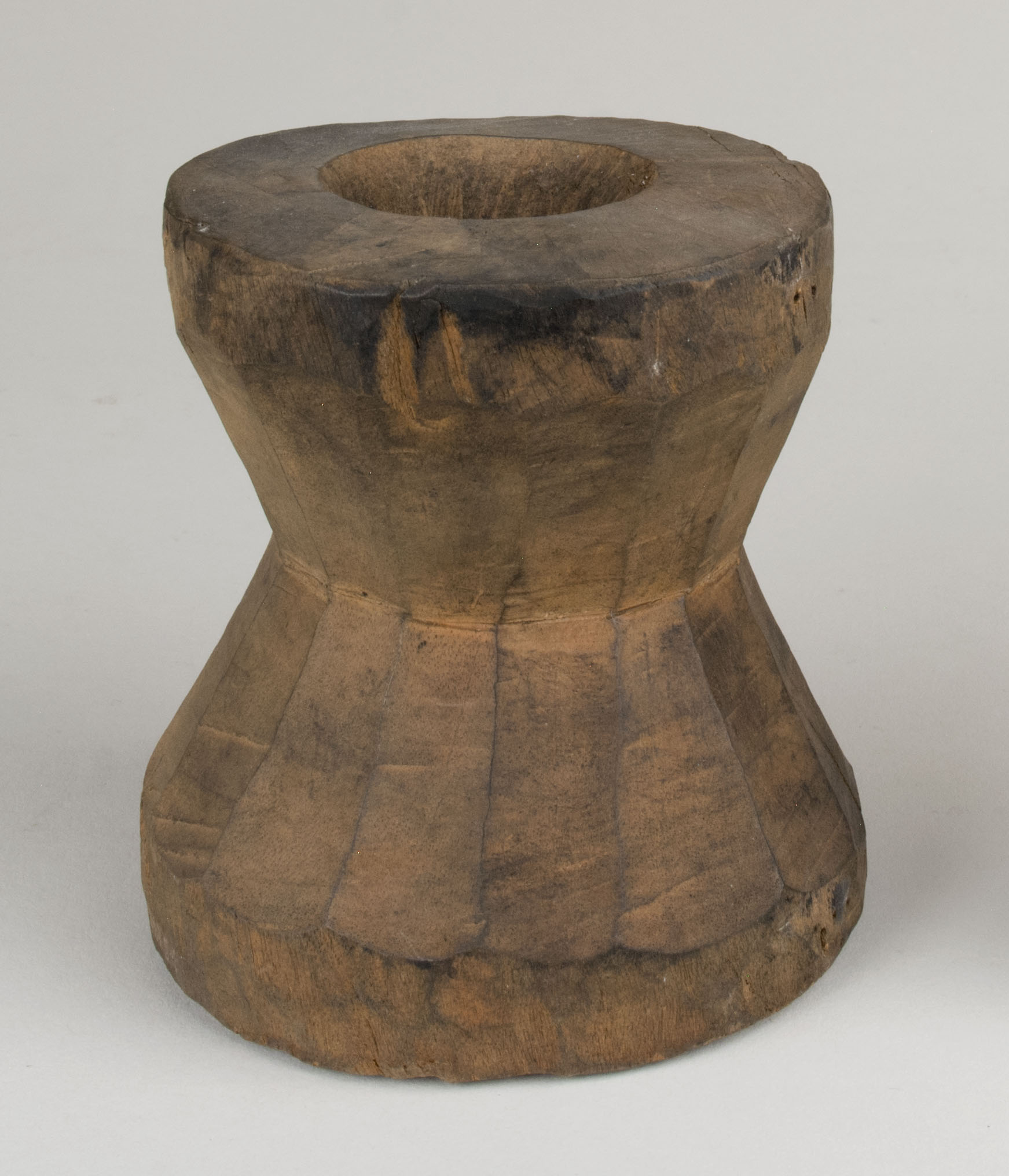 Front view without scale  